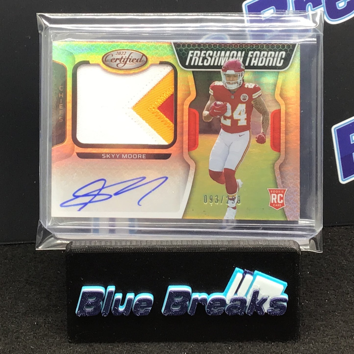 2022 Panini Certified Freshman Fabrics Skyy Moore auto 093/299 RC #219 Chiefs