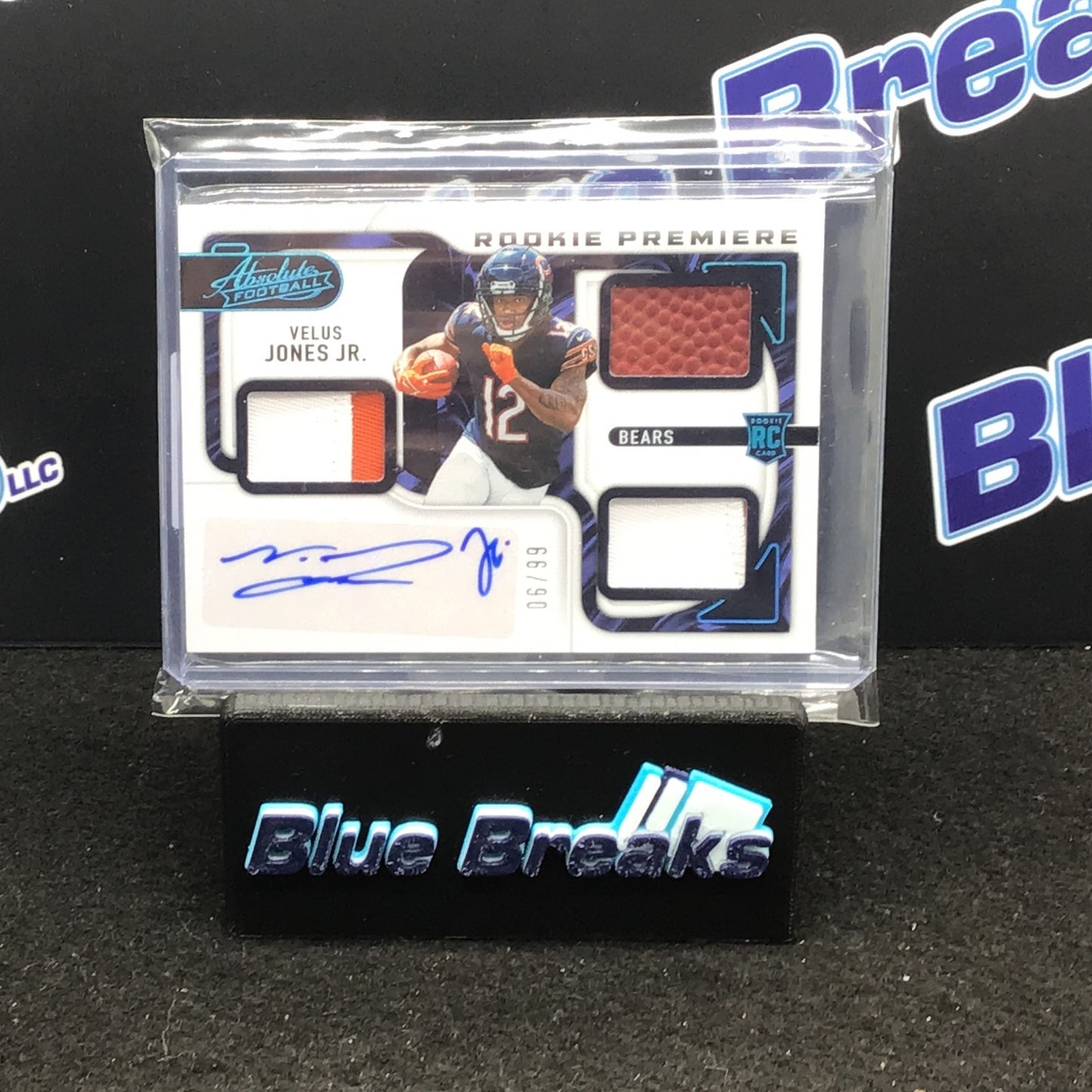 2022 Panini Absolute Rookie Premiere Velus Jones Jr triple relic auto 06/99 #230 Bears